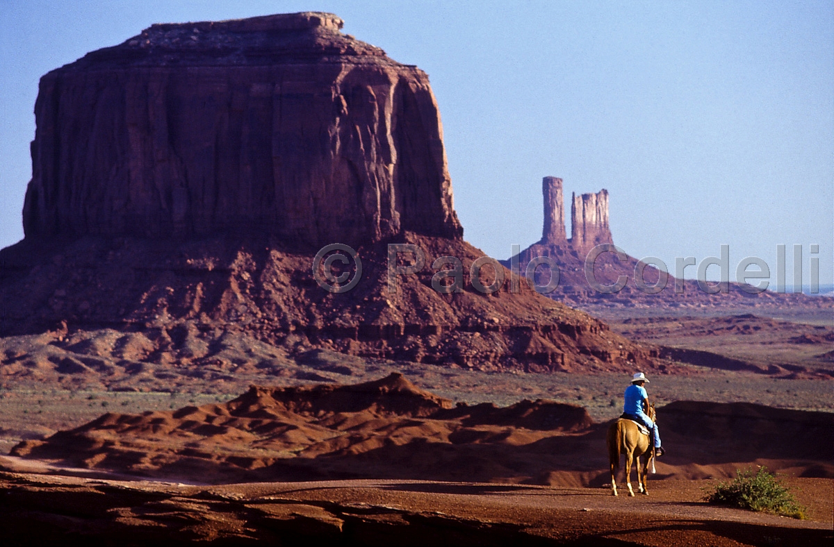 Monument Valley Navajo Tribal Park, Arizona, USA
 (cod:USA 14)